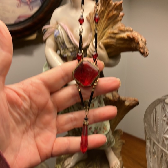 ANTIQUE NECKLACE DEEP RED GLASS STONE, BLACK BEADS THROUGH OUT DROP STONE BOTTOM - Picture 10 of 16
